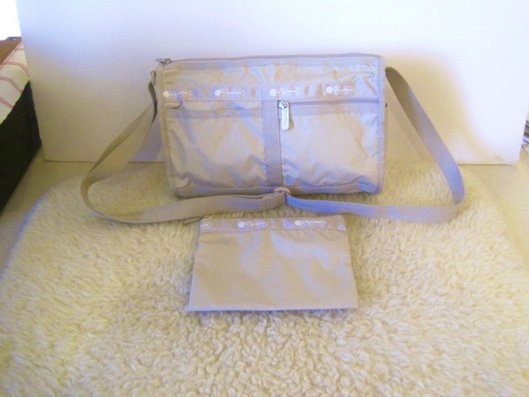 LeSportsac Heritage Deluxe Shoulder Satchel Crossbody Bag - Picture 2 of 8